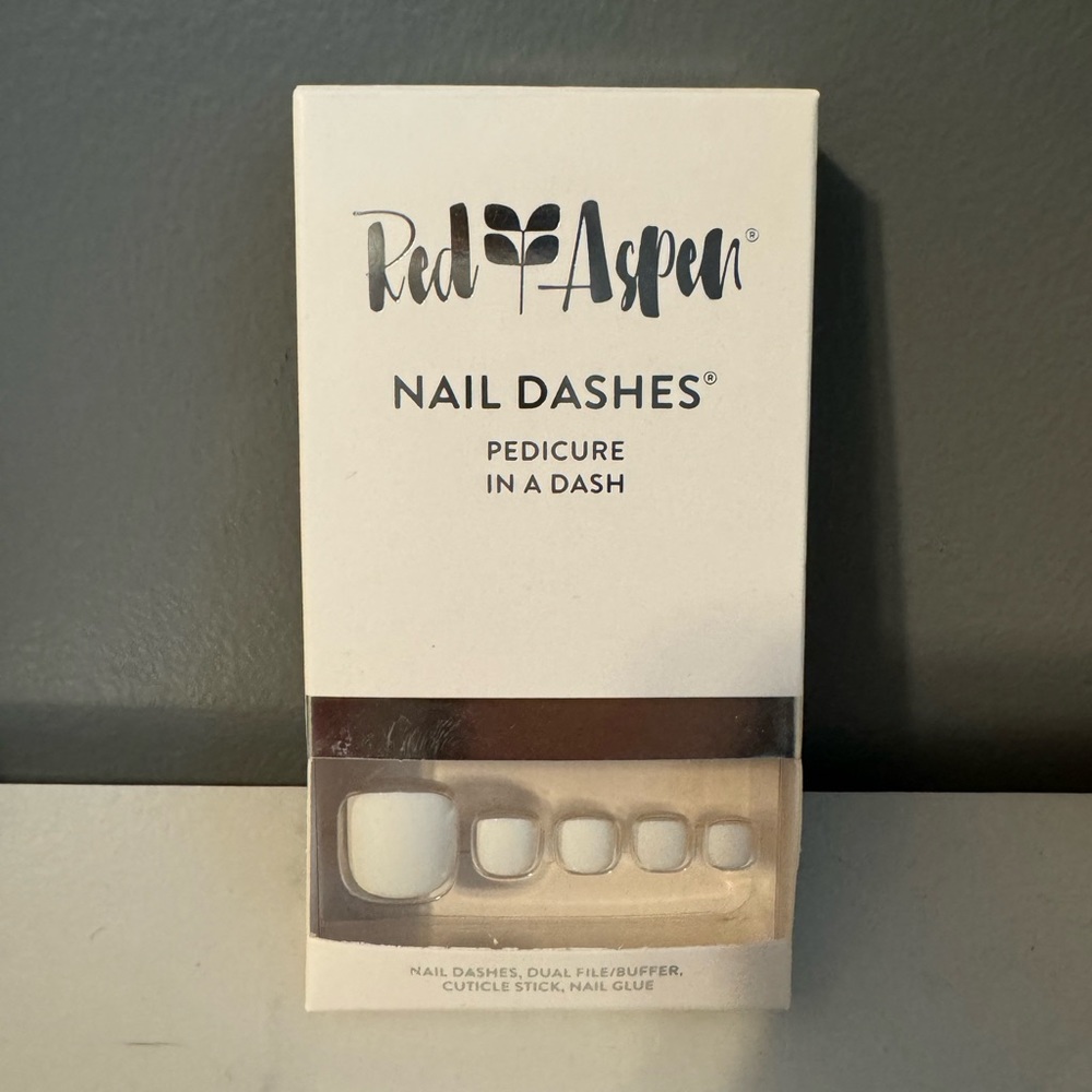 Red Aspen Nails - Pedicure - Nova on Cloud 9